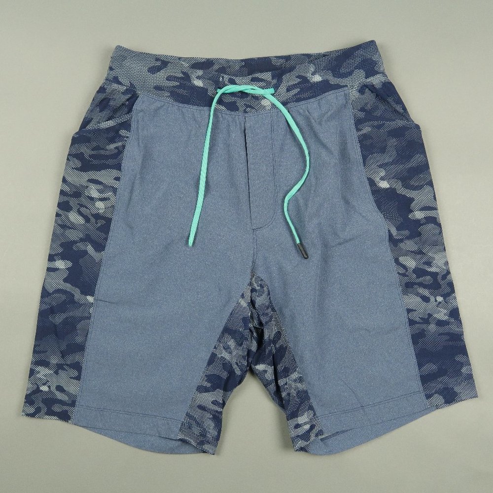 Lululemon T.H.E. Short 11" *Liner in Blue Camo Multi SIze Medium - Picture 2 of 8